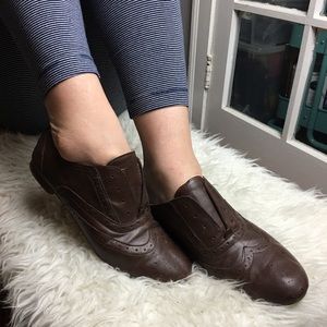 Cute low cut vintage brown dress loafers